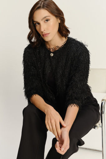 Czarny żakiet z efektownym wykończeniem