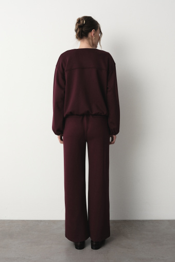 Bordowa bluza typu bomber