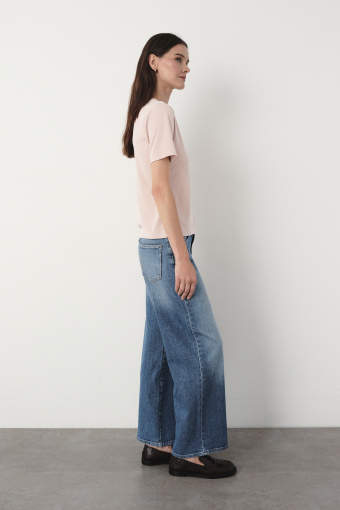 Niebieskie jeansy wide leg 