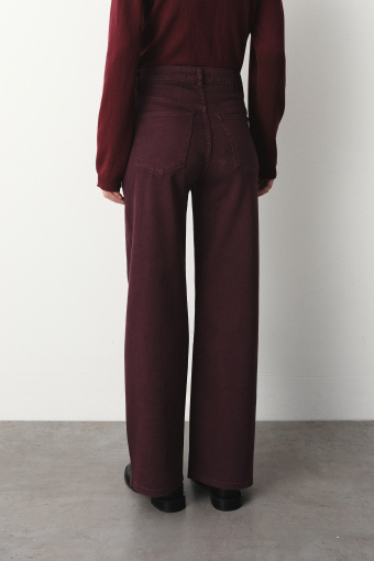 Bordowe jeansy wide leg
