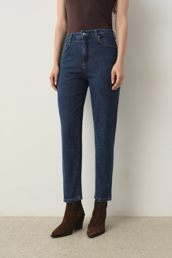 Granatowe jeansy mom fit
