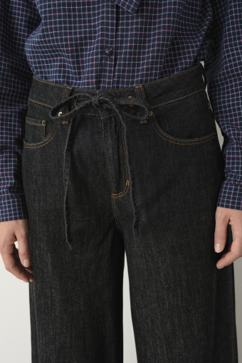 Czarne jeansowe spodnie wide leg