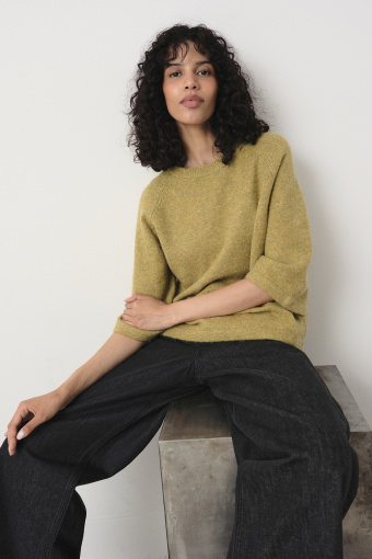 Oliwkowy sweter oversize