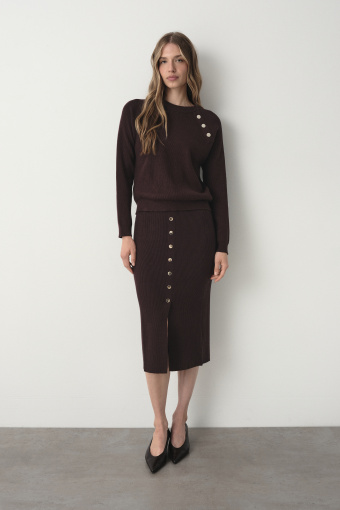 Dzianinowy sweter w czekoladowym odcieniu brązu