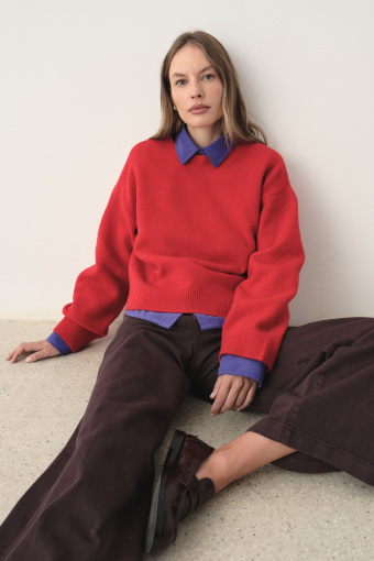Efektowny czerwony sweter