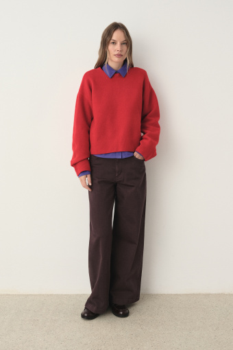 Efektowny czerwony sweter