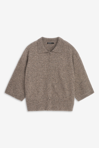 Luźny brązowy sweter z kołnierzykiem
