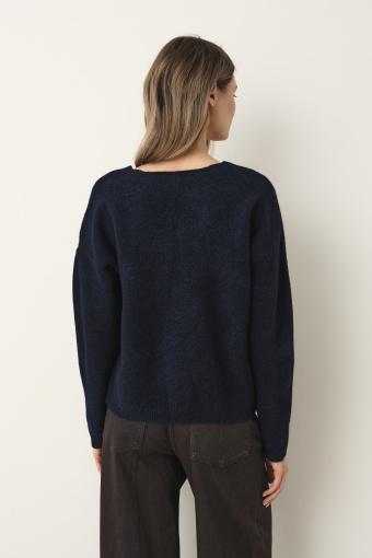 Granatowy sweter z domieszką wełny