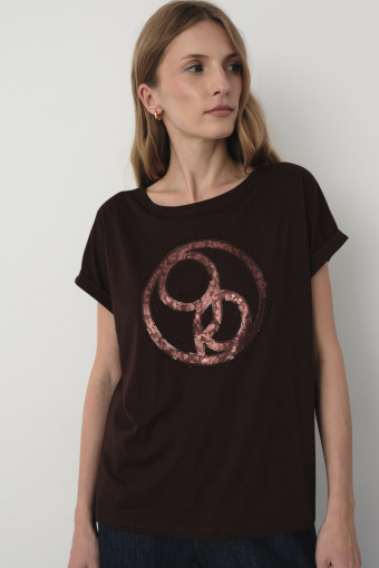 Brązowy t-shirt z grafiką na przodzie