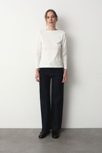 Casualowy longsleeve w białym kolorze 