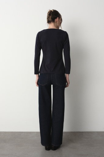 Casualowy longsleeve w granatowym kolorze 