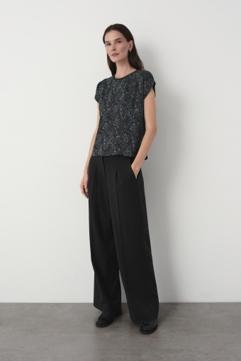 Luźny top z nadrukiem paisley