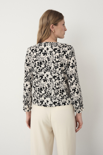 Kremowy top w kontrastowe kwiaty