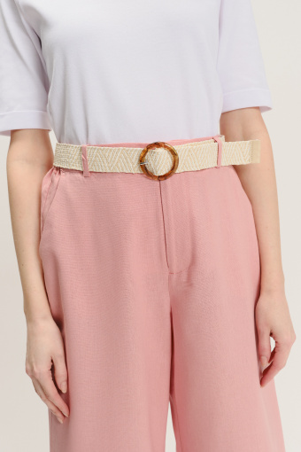 Jasnoróżowe spodnie kuloty z paskiem