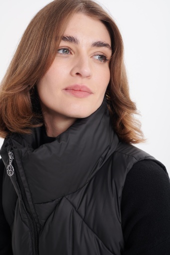 Pikowana kamizelka, czarna Pikowana kamizelka, czarna