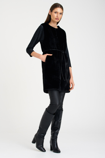 Stylowa, czarna kamizelka ze sztucznego futra