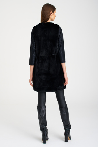 Stylowa, czarna kamizelka ze sztucznego futra