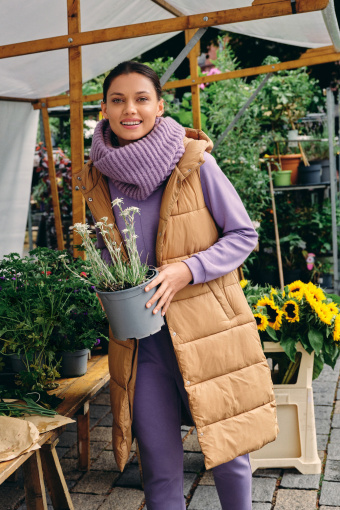 Beżowa kamizelka z kapturem