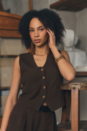 Klasyczna brązowa kamizelka