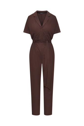 Stylowy kombinezon z wiązanym paskiem, ciemny brąz