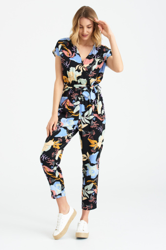 Kombinezon z zakładanym dekoltem, nadruk w kwiaty
