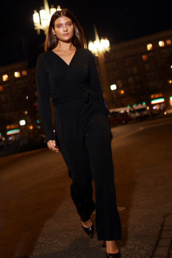 Klasyczny kombinezon z długim rękawem, czarny