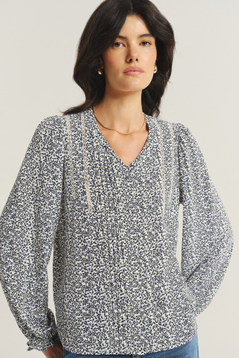 Kobieca bluzka z nadrukiem w drobne kwiaty