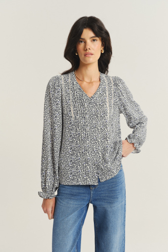 Kobieca bluzka z nadrukiem w drobne kwiaty