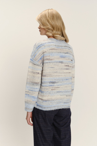 Komfortowy sweter w subtelne paski