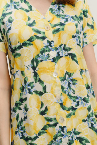 Krótka sukienka z efektownym printem w cytryny