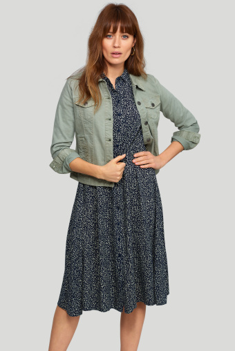 Klasyczna krótka kurtka z kołnierzykiem