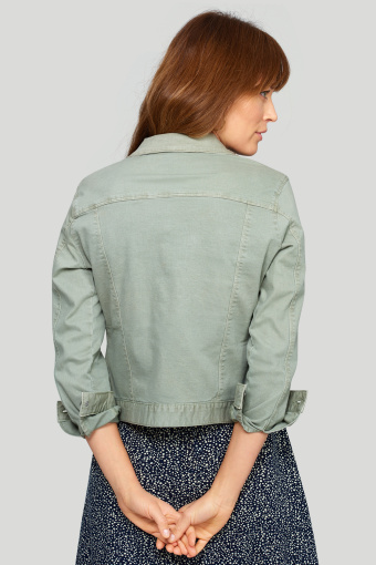 Klasyczna krótka kurtka z kołnierzykiem