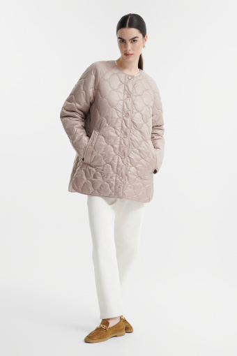 Pikowana kurtka w kolorze beżowym  Pikowana kurtka w kolorze beżowym