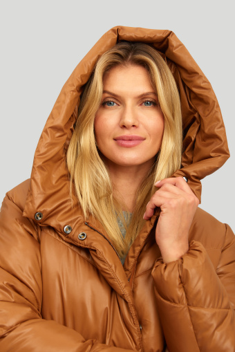 Pikowana kurtka w kolorze karmelu