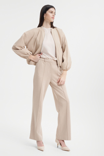 Beżowa kurtka typu bomberka  Beżowa kurtka typu bomberka