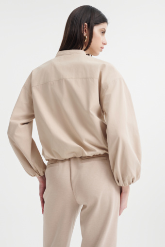 Beżowa kurtka typu bomberka  Beżowa kurtka typu bomberka