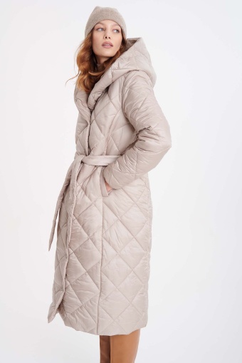 Pikowany płaszcz z kapturem Pikowany płaszcz z kapturem