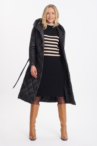 Pikowany płaszcz z kapturem