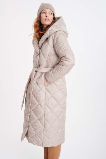 Pikowany płaszcz z kapturem Pikowany płaszcz z kapturem