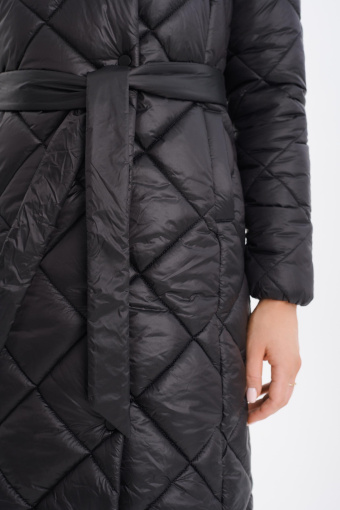 Pikowany płaszcz z kapturem