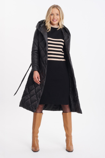 Pikowany płaszcz z kapturem