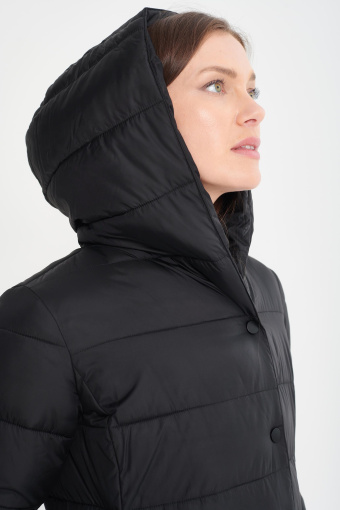 Pikowany płaszcz z kapturem