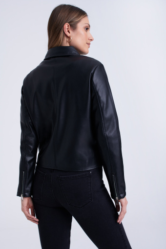 Czarna kurtka z eko skóry