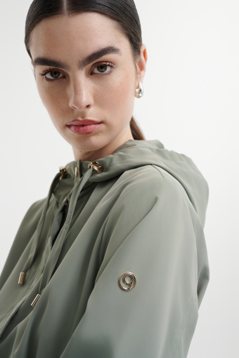 Jasnozielona kurtka typu parka z kapturem 