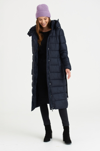 Pikowany płaszcz z kapturem w granatowym kolorze Pikowany płaszcz z kapturem w granatowym kolorze
