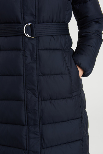 Pikowany płaszcz z kapturem w granatowym kolorze Pikowany płaszcz z kapturem w granatowym kolorze
