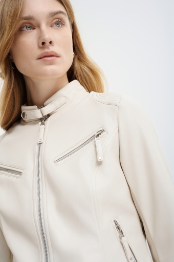 Kremowa kurtka typu biker 