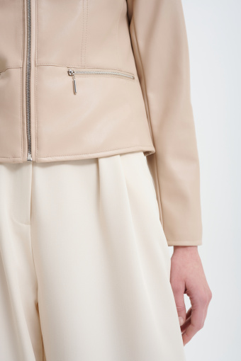 Casualowa kurtka w kolorze kremowym 