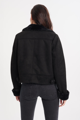 Czarny kożuch biker