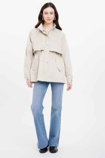 Krótka jasnobeżowa parka